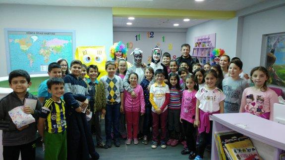 Dursunbey Sadullah Özer İlkokulu "Kütüphanede Sabahladı"