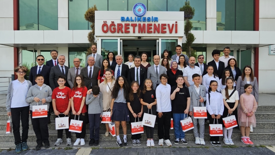 Balıkesirli Öğrencilerden TÜBİTAK Başarısı: 19. TÜBİTAK Ortaokul Öğrencileri Araştırma Projeleri Yarışmasında Büyük Gurur